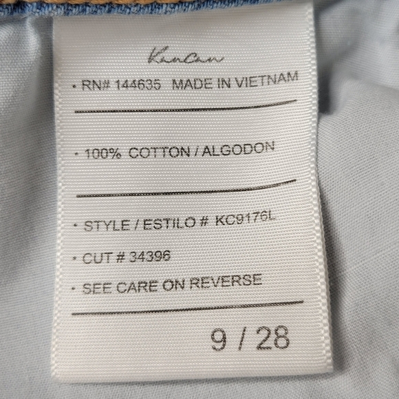 KanCan Jeans Size 9/28 32X27 Blue Boyfriend Mom Light Wash Distressed Ripped - Picture 7 of 13